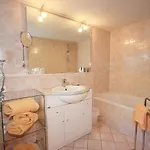 Apartamento Casa Hubertus By Interhome
